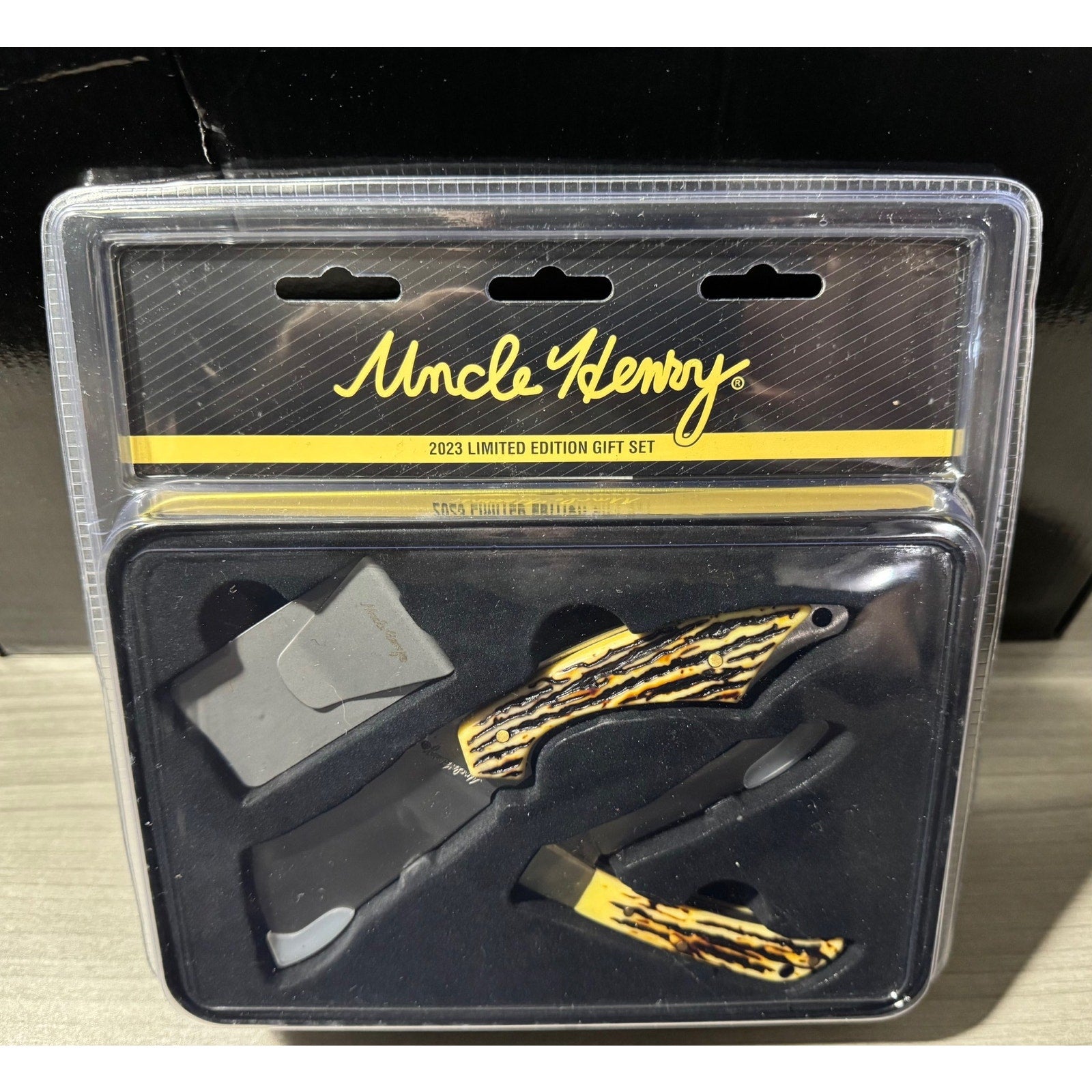 Uncle Henry Limited Edition Cleaver Gift Set - NEVER OPENED