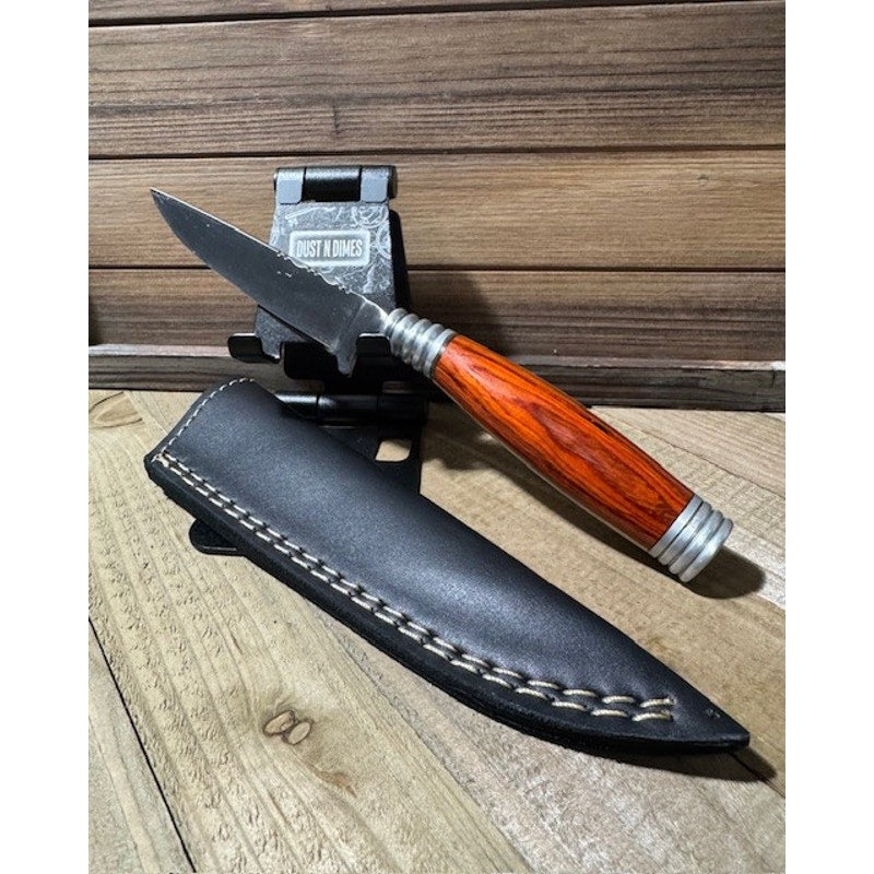 Beautiful Damascus Blade ~ Pakkawood Grip ~ w/Sheath