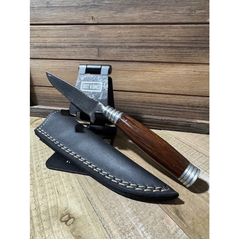 Beautiful Damascus Blade ~ Pakkawood Grip ~ w/Sheath