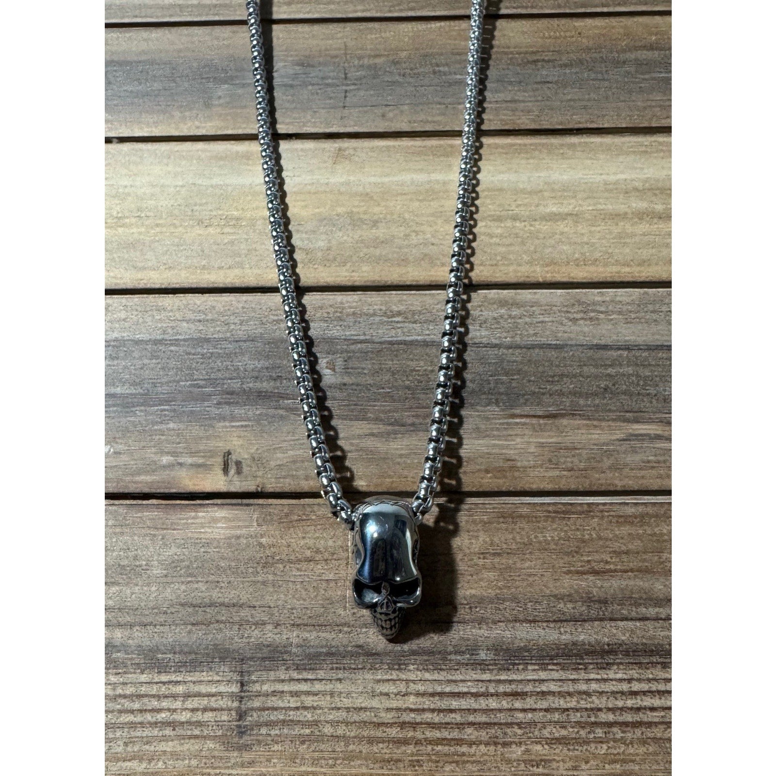 24' Stainless Chain with Stainless Skull Pendant